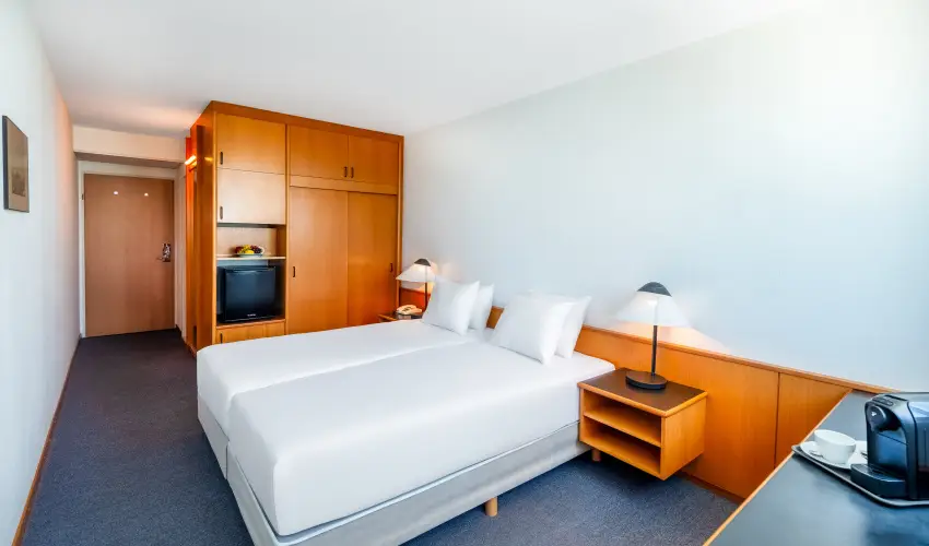 Club Tihany Hotel Tihany - Kedvezmnyes r csaldok rszreak flpanzis elltssal - teljes elrefizetssel (1 jtl)