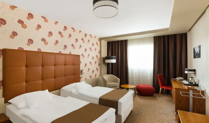 Corso Hotel Pcs Pcs - Kedvezmnyes r csaldok rszre (1 jtl)