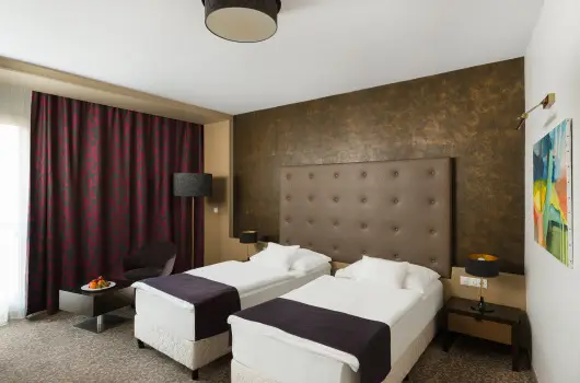 Corso Hotel Pcs - Kedvezmnyes r csaldok rszre reggelivel (1 jtl)
