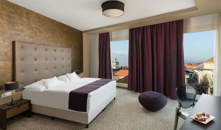 Corso Hotel Pcs Pcs - Kedvezmnyes r csaldok rszre (1 jtl)