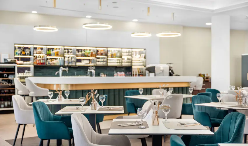 Corso Hotel Pcs Pcs - Kedvezmnyes r csaldok rszre (1 jtl)