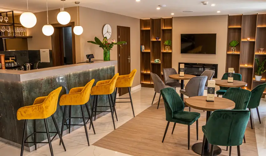 Crystal Hotel Hajd�szoboszl� - Pihentet� Napok m�r 2 �jszak�t�l (min. 2 �j)