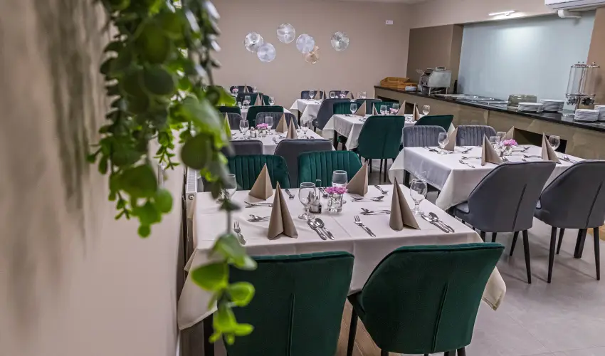 Crystal Hotel Hajd�szoboszl� - Pihentet� Napok m�r 2 �jszak�t�l (min. 2 �j)