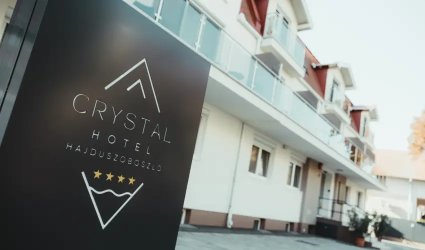 Crystal Hotel Hajd�szoboszl� - Pihentet� Napok m�r 2 �jszak�t�l (min. 2 �j)