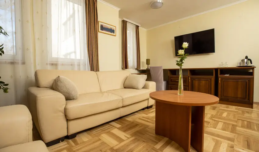 Dm Hotel Szeged - Kedvezmnyes r csaldok rszreak (1 jtl)