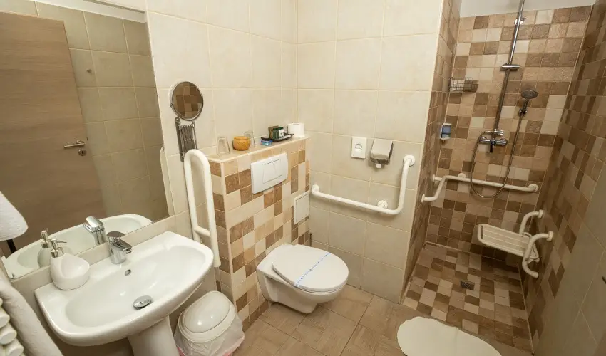 Dm Hotel Szeged - Kedvezmnyes r csaldok rszreak (1 jtl)