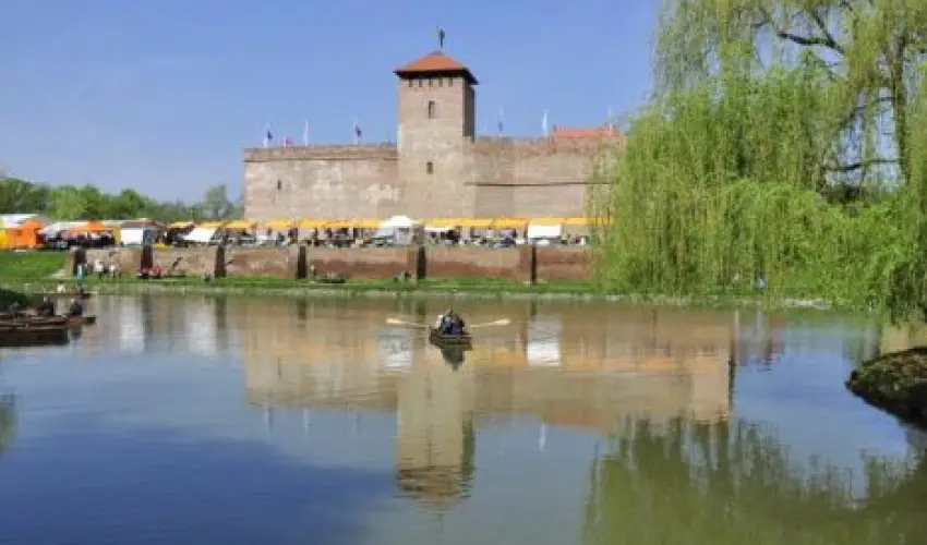 denkert Apartmanhz Gyula - Kedvezmnyes r csaldok rszreak (1 jtl)