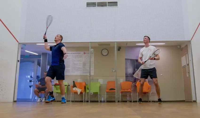 Eleven Business & Sport Hotel Jszrokszlls - Kedvezmnyes r csaldok rszreak flpanzival (1 jtl)