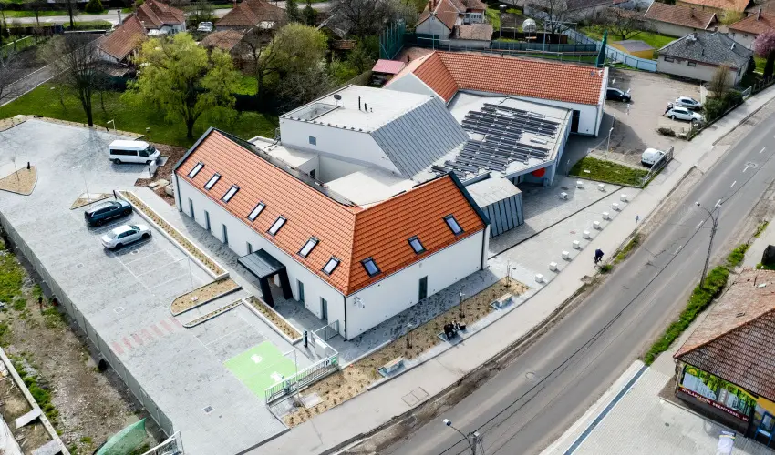 Eleven Business & Sport Hotel Jszrokszlls - Kedvezmnyes r csaldok rszreak flpanzival (1 jtl)