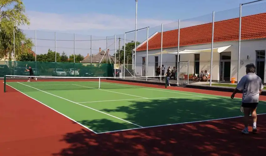 Eleven Business & Sport Hotel Jszrokszlls - Kedvezmnyes r csaldok rszreak flpanzival (1 jtl)