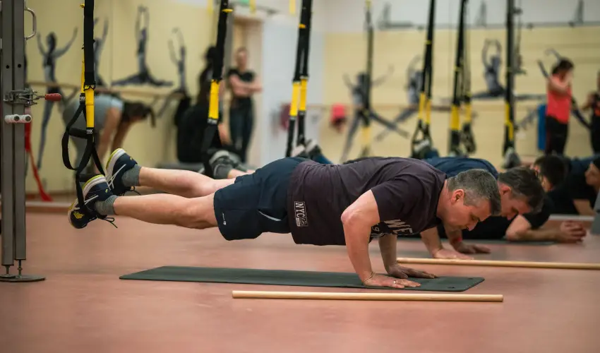 Eleven Business & Sport Hotel Jszrokszlls - Kedvezmnyes r csaldok rszreak flpanzival (1 jtl)