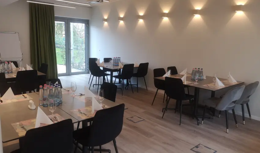 Eleven Business & Sport Hotel Jszrokszlls - Kedvezmnyes r csaldok rszreak flpanzival (1 jtl)