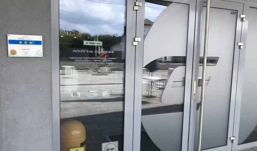 Eleven Business & Sport Hotel Jszrokszlls - Kedvezmnyes r csaldok rszreak flpanzival (1 jtl)