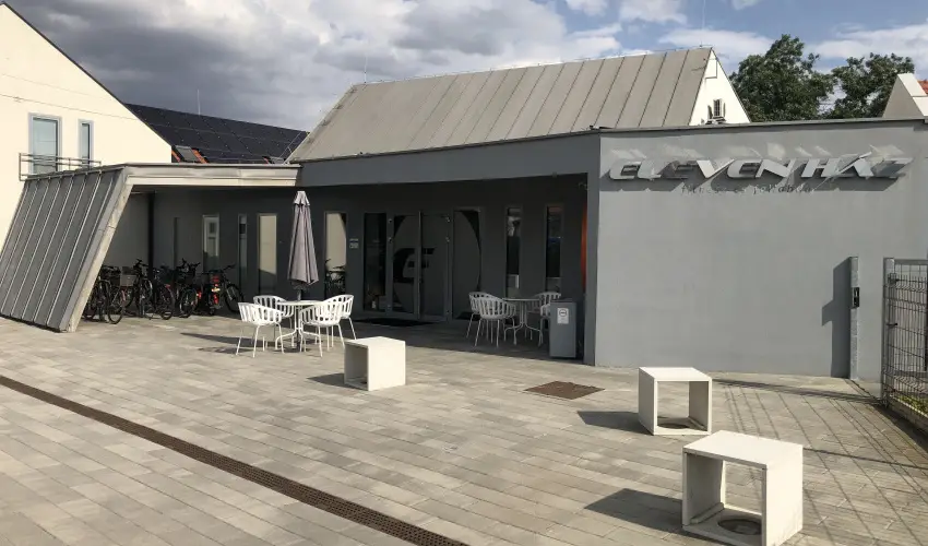 Eleven Business & Sport Hotel Jszrokszlls - Kedvezmnyes r csaldok rszreak flpanzival (1 jtl)