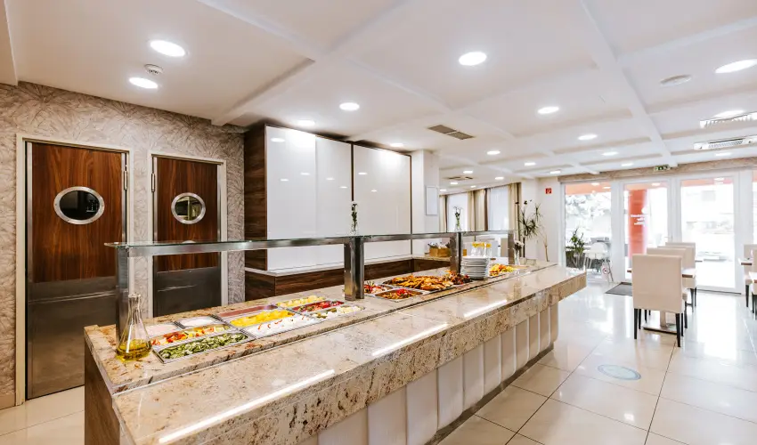 Elixír Medical Wellness Hotel Mórahalom - Kedvezményes ár családok részére félpanzióval, fürdőhasználattal (1 éjtől)