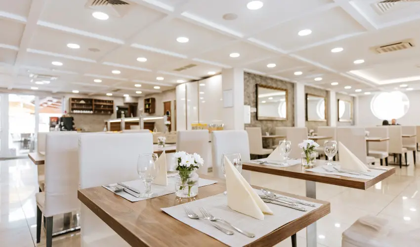 Elixír Medical Wellness Hotel Mórahalom - Kedvezményes ár családok részére félpanzióval, fürdőhasználattal (1 éjtől)