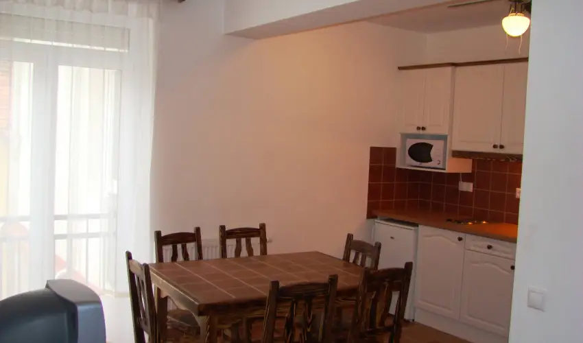 EMAN Apartmanh�z S�rv�r S�rv�r - Sz�pk�rty�s aj�nlat (min. 3 �j)