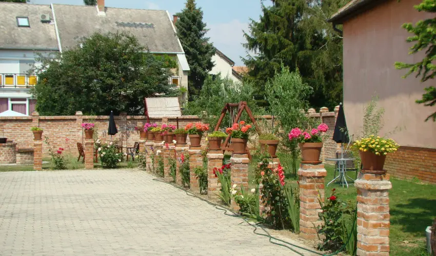 EMAN Apartmanh�z S�rv�r S�rv�r - Sz�pk�rty�s aj�nlat (min. 3 �j)