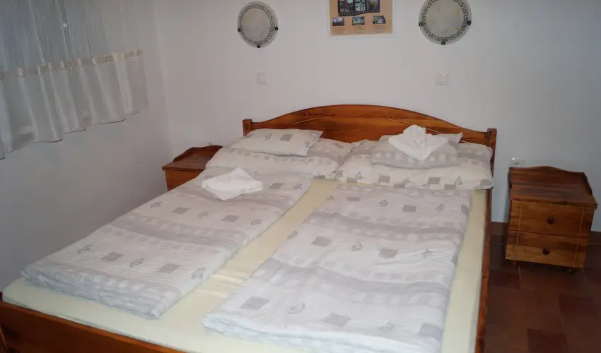 EMAN Apartmanh�z S�rv�r S�rv�r - Sz�pk�rty�s aj�nlat (min. 3 �j)