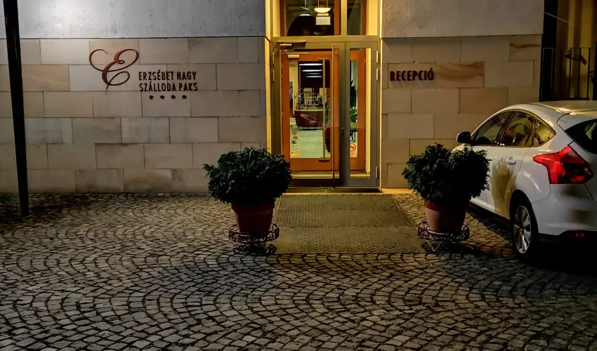 Erzsbet Nagy Szlloda Paks - Karcsonyi csomagajnlat (min. 2 j)