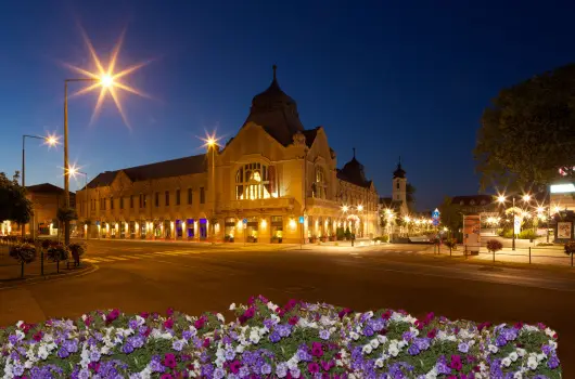 Erzs�bet Kir�lyn� Sz�lloda - Kedvezm�nyes �r reggelivel (1 �jt�l)