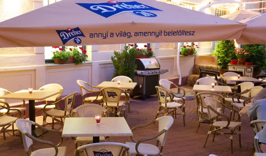 Erzs�bet Kir�lyn� Sz�lloda G�d�ll� - Kedvezm�nyes �r reggelivel (1 �jt�l)