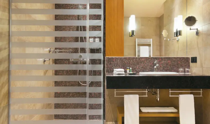 Four Points by Sheraton Kecskemt Hotel & Konferenciakzpont Kecskemt - Kedvezmnyes r csaldok rszreak reggelivel (1 jtl)