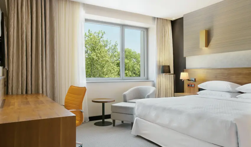 Four Points by Sheraton Kecskemt Hotel & Konferenciakzpont Kecskemt - Kedvezmnyes r csaldok rszreak reggelivel (1 jtl)