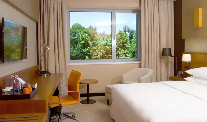 Four Points by Sheraton Kecskemt Hotel & Konferenciakzpont Kecskemt - Kedvezmnyes r csaldok rszreak reggelivel (1 jtl)