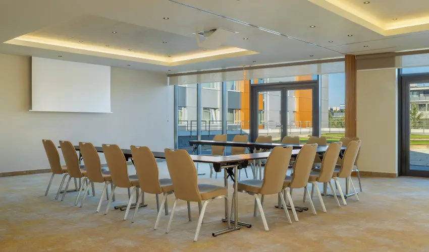 Four Points by Sheraton Kecskemt Hotel & Konferenciakzpont Kecskemt - Kedvezmnyes r csaldok rszreak reggelivel (1 jtl)