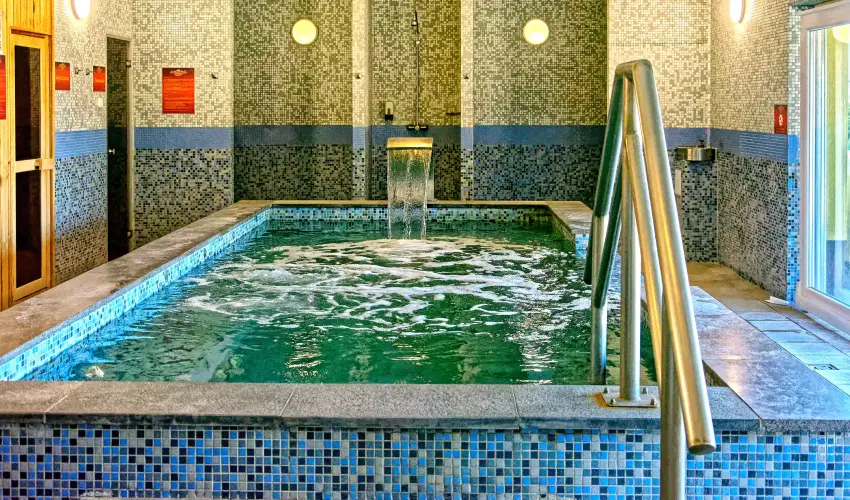 Fried Kast�ly Hotel Simontornya - Vissza nem t�r�tend� �r f�lpanzi�val (1 �jt�l)