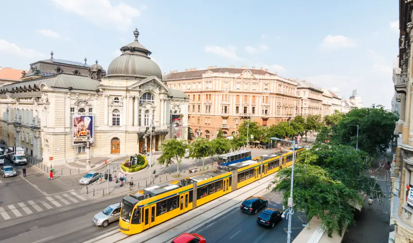 Full Moon Budapest - Kedvezmnyes r csaldok rszreak