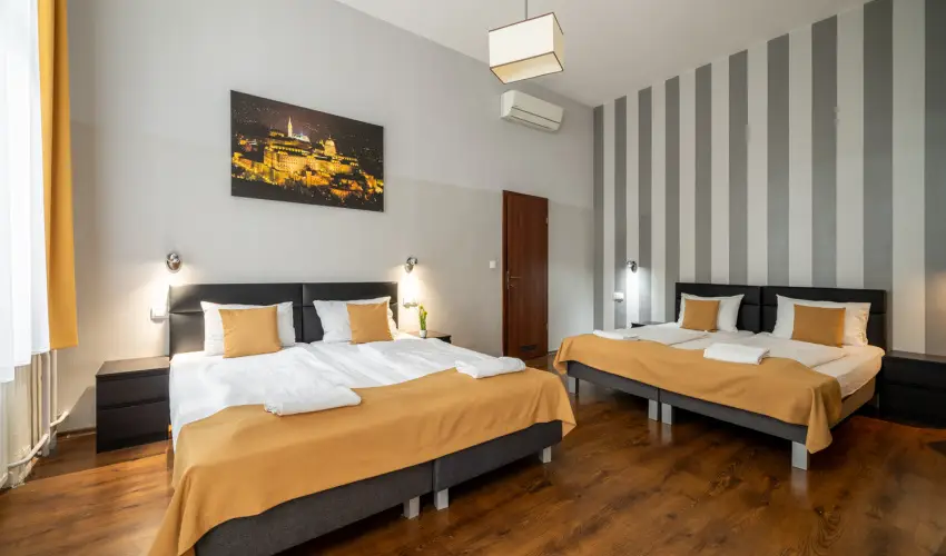 Full Moon Budapest - Kedvezmnyes r csaldok rszreak