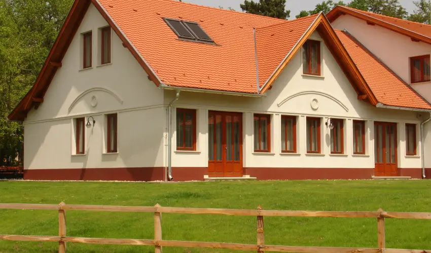 Gerby Kria Hotel s Lovasudvar Lajosmizse - Kedvezmnyes r csaldok rszreak (1 jtl)