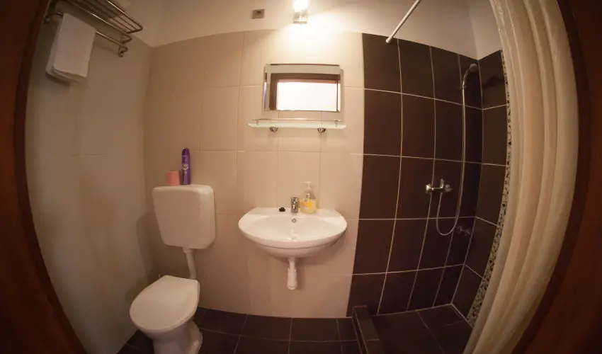 Gesztenys Vendghz Gyula - Kedvezmnyes r csaldok rszreak (1 jtl)