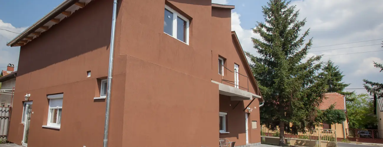 Gesztenys Vendghz Gyula - Kedvezmnyes r csaldok rszreak (1 jtl)