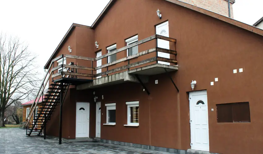 Gesztenys Vendghz Gyula - Kedvezmnyes r csaldok rszreak (1 jtl)