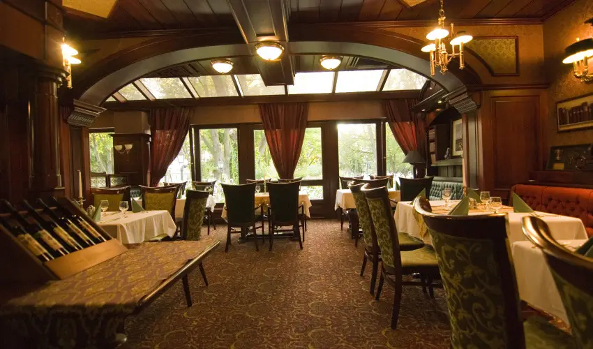 Golden Ball Club Hotel Gy�r - Kedvezm�nyes �r csal�dok r�sz�reak reggelis ell�t�ssal (1 �jt�l)