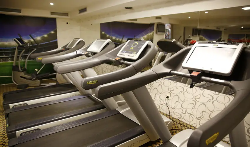 Golden Ball Club Hotel Gy�r - Kedvezm�nyes �r csal�dok r�sz�reak reggelis ell�t�ssal (1 �jt�l)