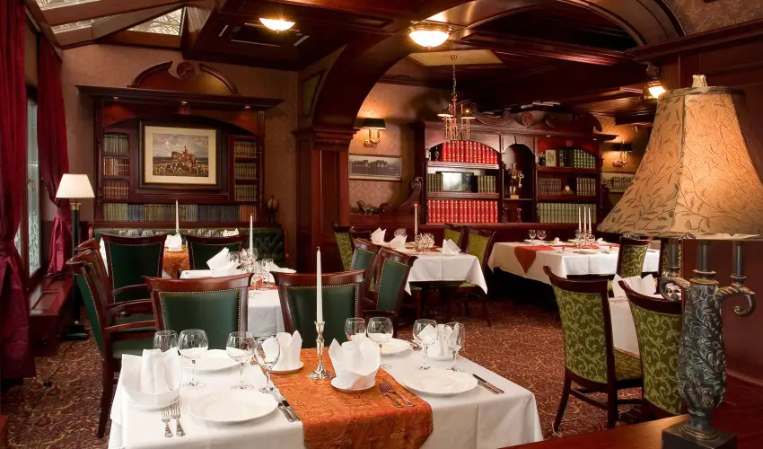 Golden Ball Club Hotel Gy�r - Kedvezm�nyes �r csal�dok r�sz�reak reggelis ell�t�ssal (1 �jt�l)