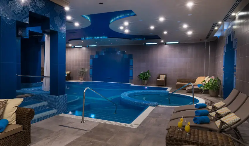 Golden Ball Club Hotel Gy�r - Kedvezm�nyes �r csal�dok r�sz�reak reggelis ell�t�ssal (1 �jt�l)