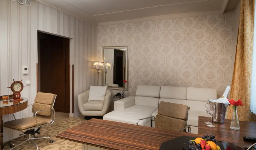 Golden Ball Club Hotel Gy�r - Kedvezm�nyes �r csal�dok r�sz�reak reggelis ell�t�ssal (1 �jt�l)