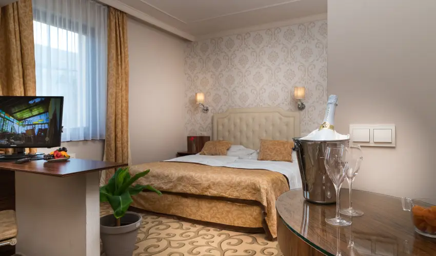 Golden Ball Club Hotel Gy�r - Kedvezm�nyes �r csal�dok r�sz�reak reggelis ell�t�ssal (1 �jt�l)