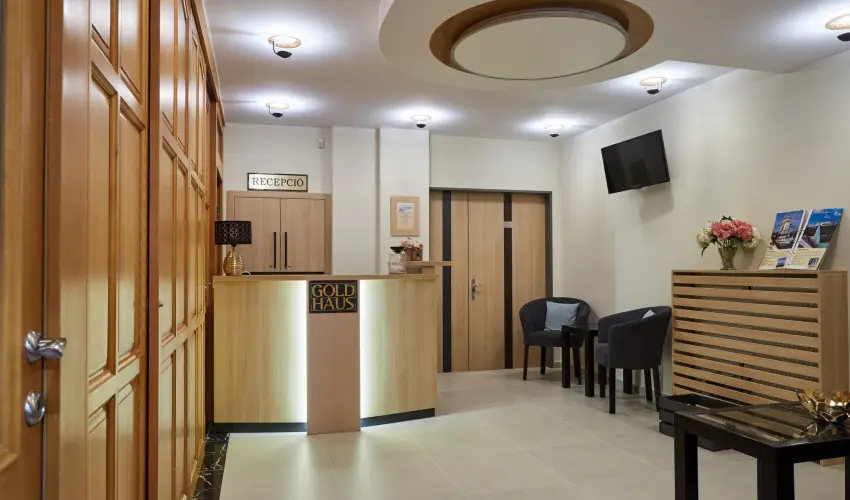 Gold Haus Panzi Balatonfred - Kedvezmnyes r csaldok rszreak reggelis elltssal (1 jtl)