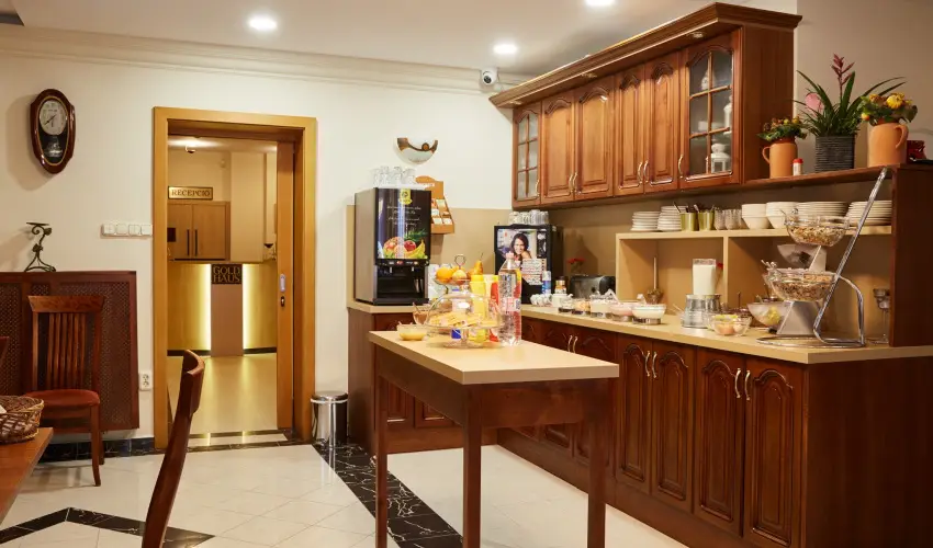 Gold Haus Panzi Balatonfred - Kedvezmnyes r csaldok rszreak reggelis elltssal (1 jtl)