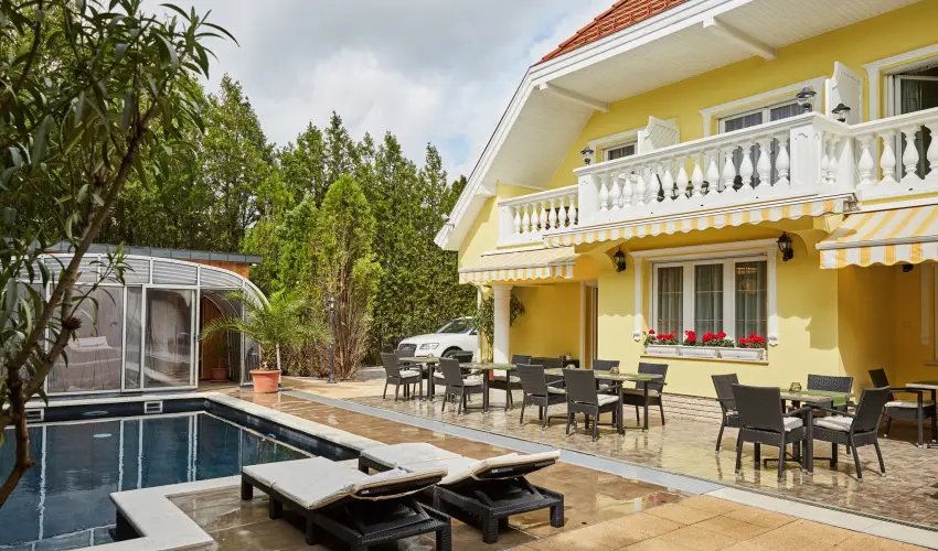 Gold Haus Panzi Balatonfred - Kedvezmnyes r csaldok rszreak reggelis elltssal (1 jtl)