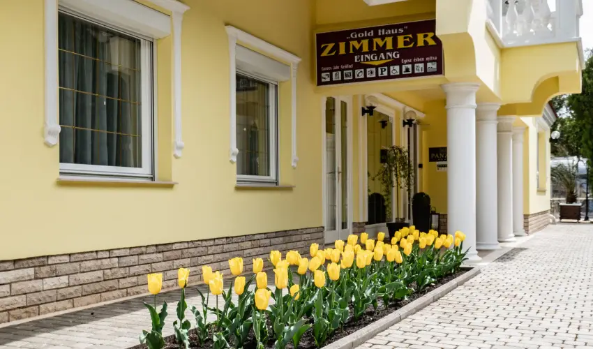 Gold Haus Panzi Balatonfred - Kedvezmnyes r csaldok rszreak reggelis elltssal (1 jtl)