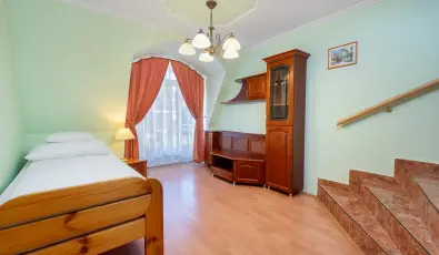 Gosztola Gy�ngye-az erd� sz�llod�ja Gosztola