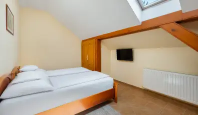 Gosztola Gy�ngye-az erd� sz�llod�ja Gosztola