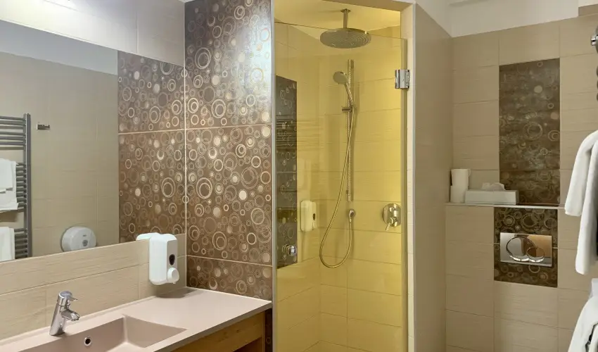 Granada Konferencia Wellness �s Sport Hotel Kecskem�t - �des Kettesben (1 �jt�l)